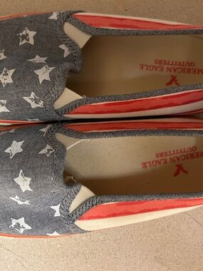 American Eagle Outfitters Red & Blue Star Pattern Slip-On Flats
